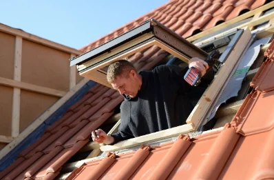 Pose de fenêtres de toit Velux à Lacommande